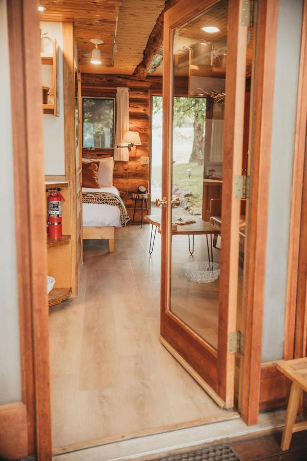 סטיבנסון Wilder And Pine Riverside Cabins מראה חיצוני תמונה