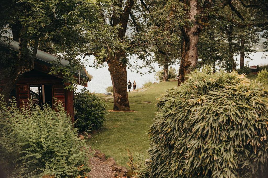 סטיבנסון Wilder And Pine Riverside Cabins מראה חיצוני תמונה